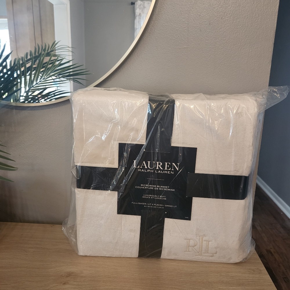NWT Ralph Lauren Micromink Plush American Beauty Cream blanket RL